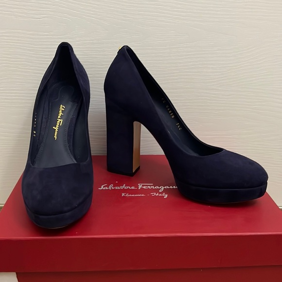 Salvatore Ferragamo heels - Picture 2 of 7